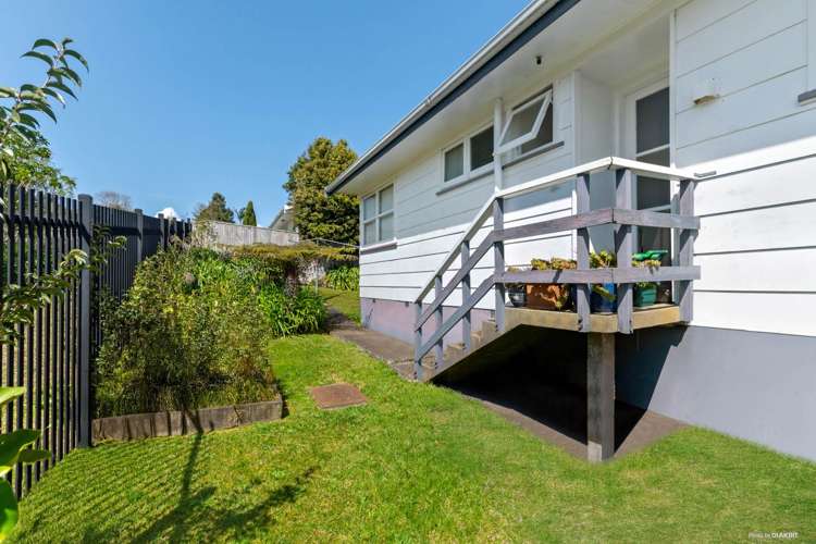 2/34B Sunnynook Road_0