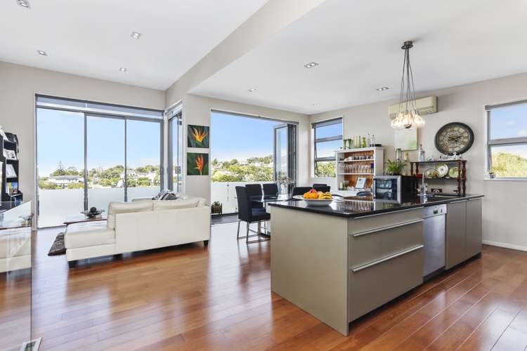 8/8 Wilk Lane Browns Bay_2