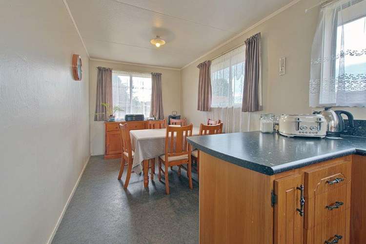 7 Kirkcaldy Crescent Flaxmere_1