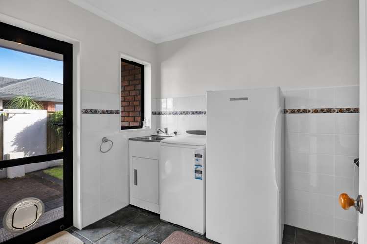 97 Parklands Avenue Bell Block_23