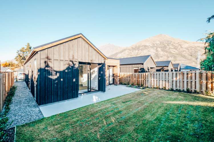 17 Lauder Street Dalefield/Wakatipu Basin_18