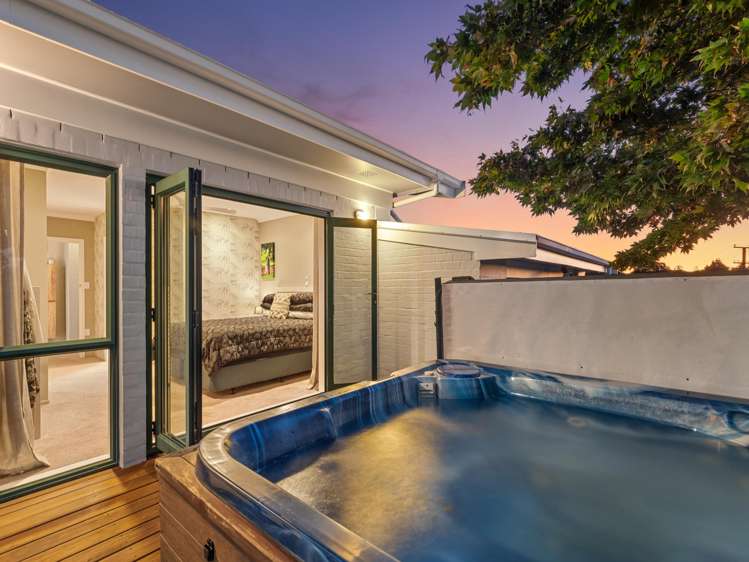 216 Welcome Bay Road Welcome Bay_16