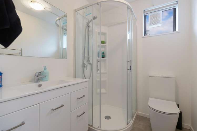 20 Greenstone Place Fernhill/Sunshine Bay_24