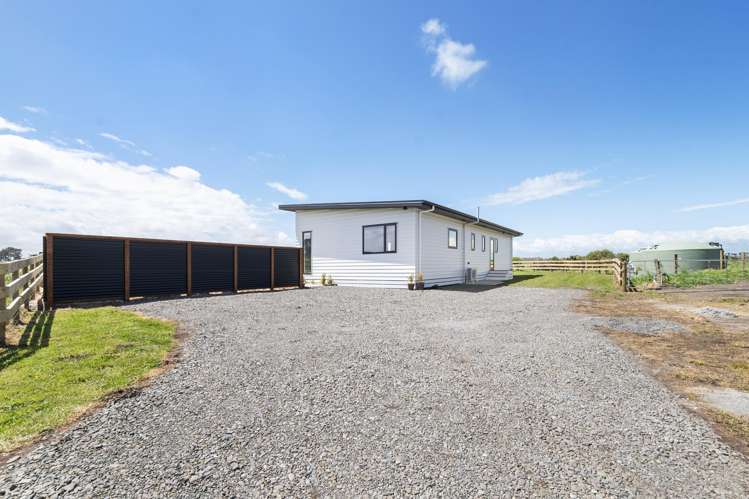 1121 Parewanui Road Parewanui_17