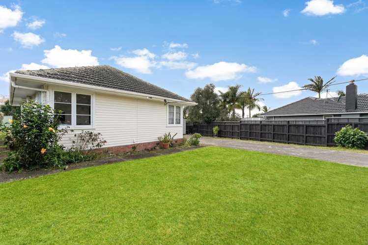5 Holman Road Te Atatu Peninsula_16