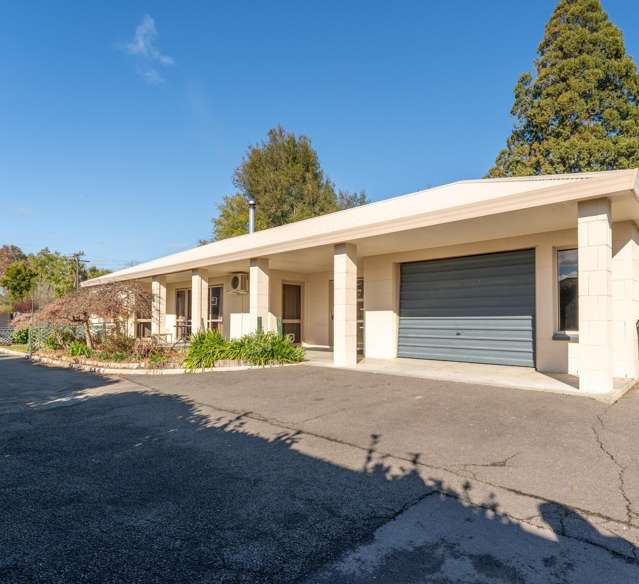 Modern, Easycare Townhouse