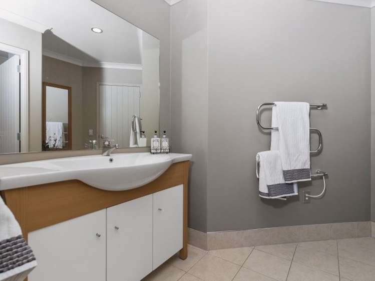 17 Stafford Rise Owhata_14