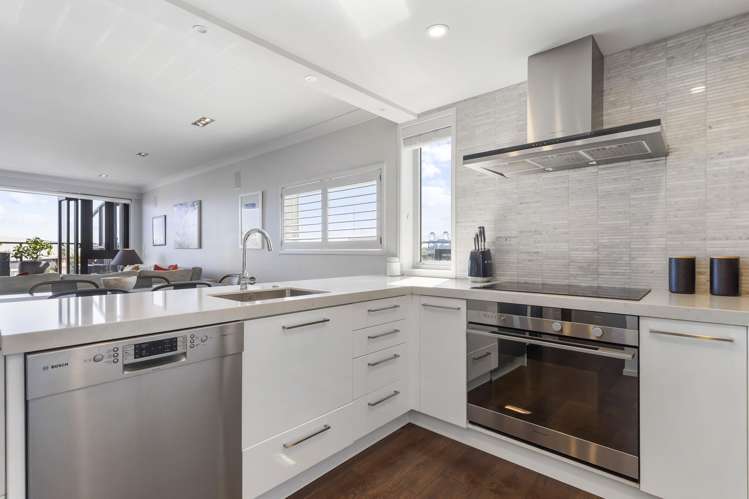 4A/10 Augustus Terrace_5