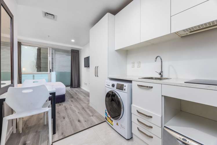 701/10 Waterloo Quadrant Auckland Central_6