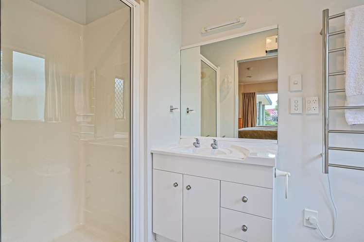 24A Kensington Drive Taradale_15