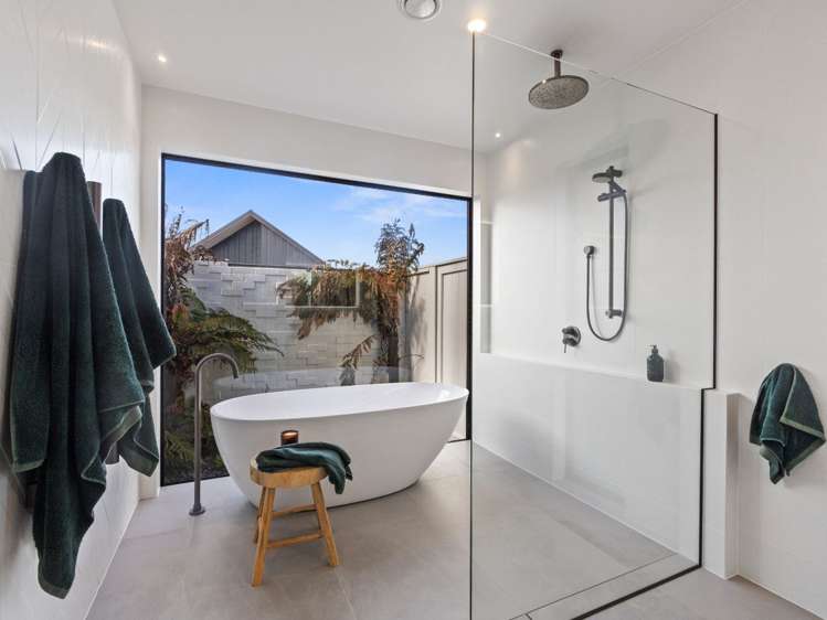 83 Sunline Drive Leamington_20