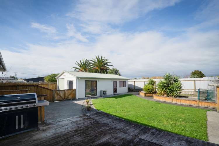 6 Belvedere Crescent Takaro_13