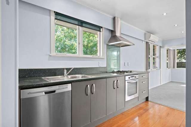 8 Winstone Avenue 1053_2