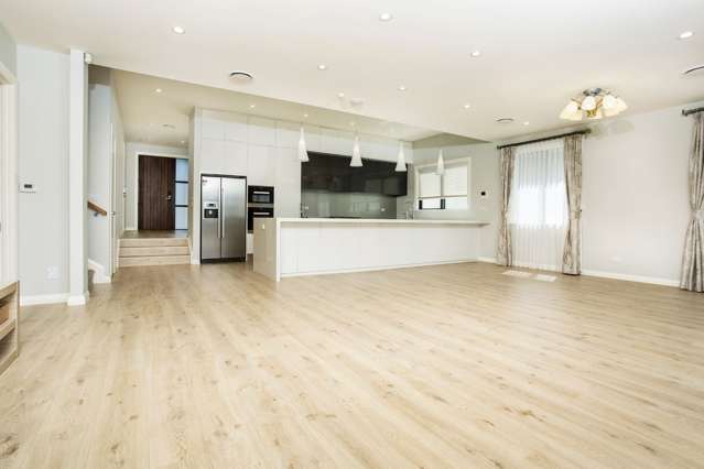 8 Remuremu Street Long Bay_1