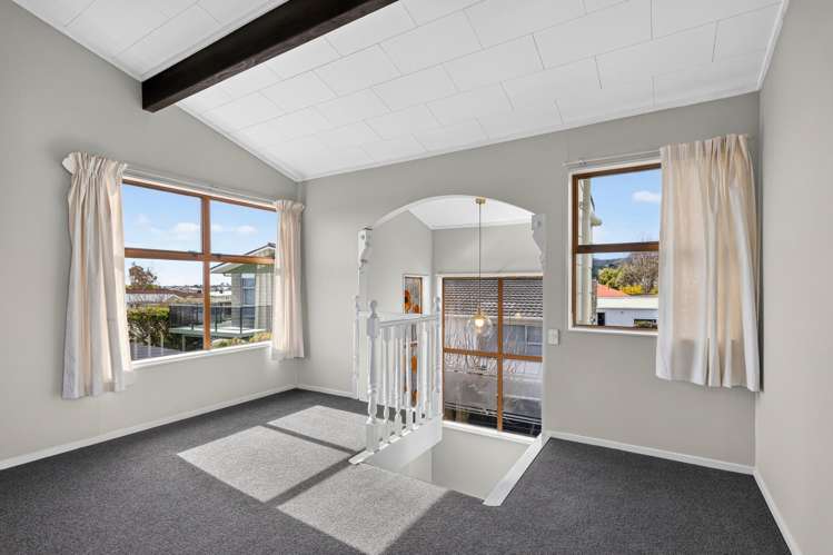 2/20 Cobham Crescent Stoke_10