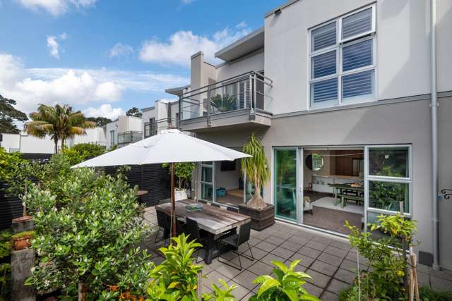 7/258 Hurstmere Road Takapuna_3