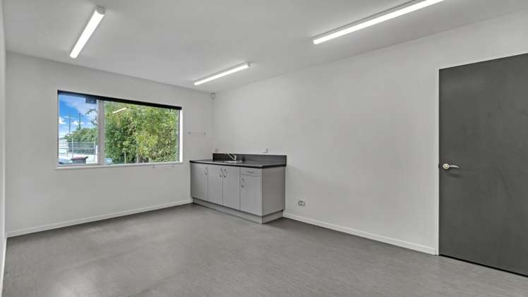 106G Carmen Road Hornby_9