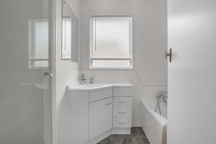 13 Matariki Grove Wainuiomata_11