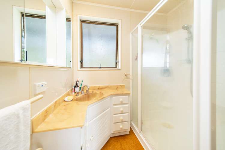 28 Nisbet Road Maungatapere_32