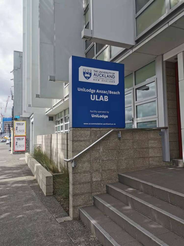 205/133 Beach Road_0