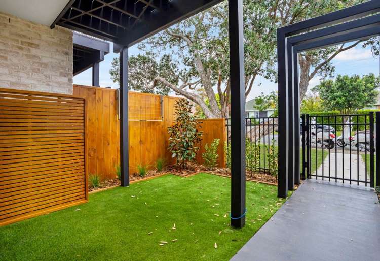 2/137 Tirimoana Road Te Atatu South_10