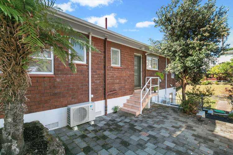 18B Catton Crescent Mt Roskill_13