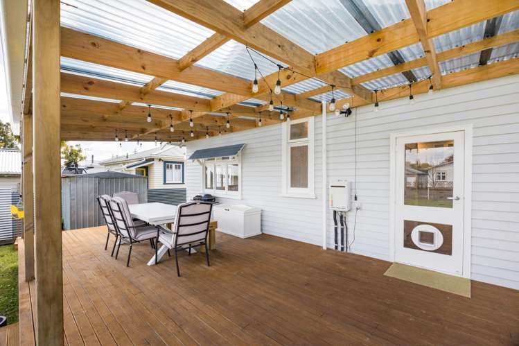 18 Burns Avenue Takaro_12