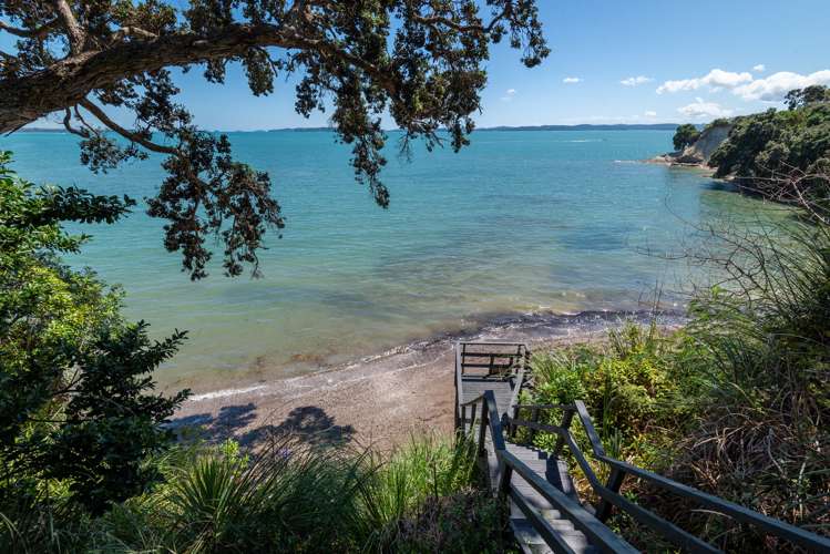 37 Hawke Crescent Beachlands_5