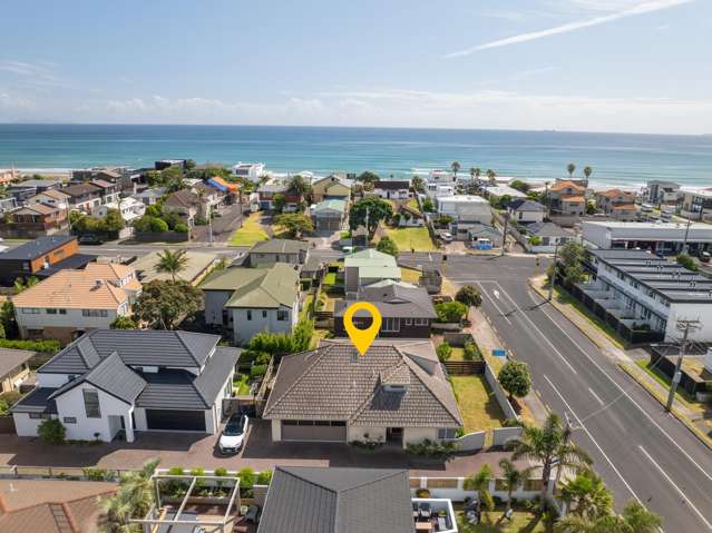Coastal living: Mount Golf Course & beach at your doorstep