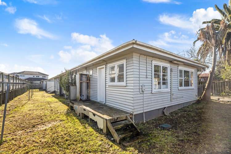 297 Massey Road Mangere East_14