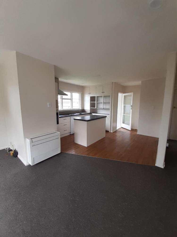 6 Bourne Crescent 1505_2