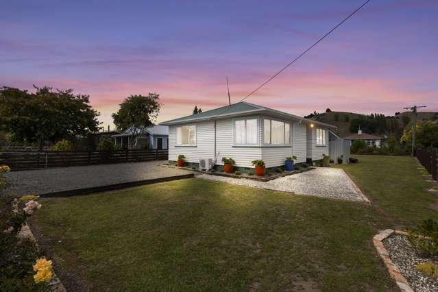 Spic n Span with Semi Rural Views.