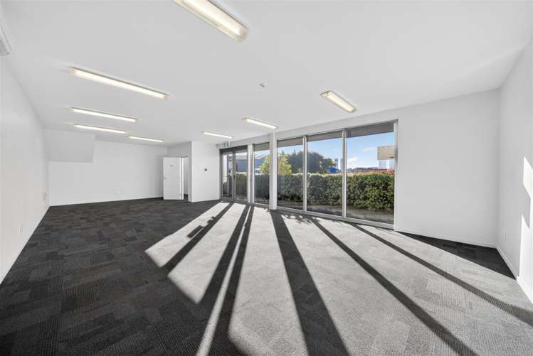 5/2 William Lewis Drive Sockburn_2