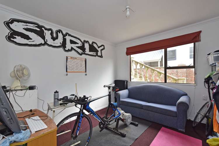 708 Queens Drive Waikiwi_12