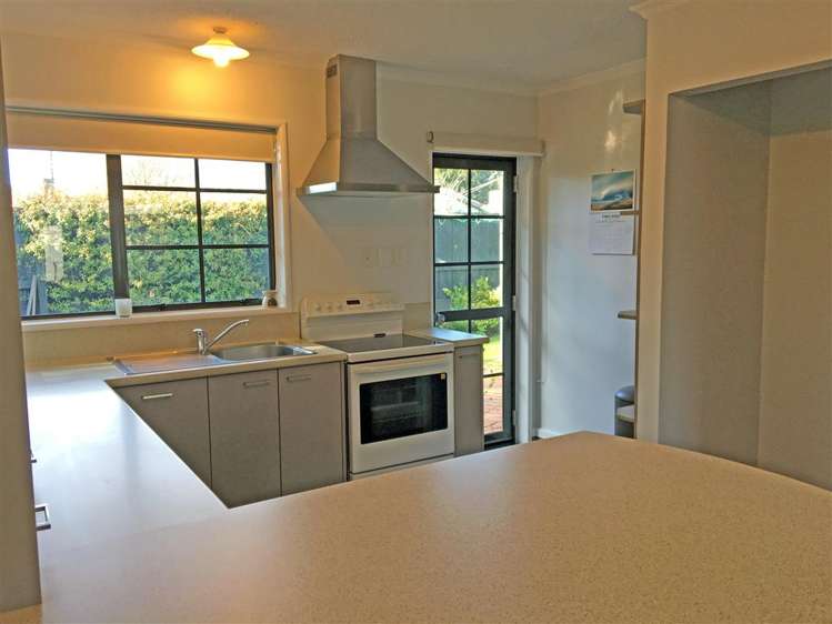 2/84 Memorial Avenue Ilam_2