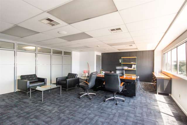 3/55 Barrys Point Road Takapuna_3