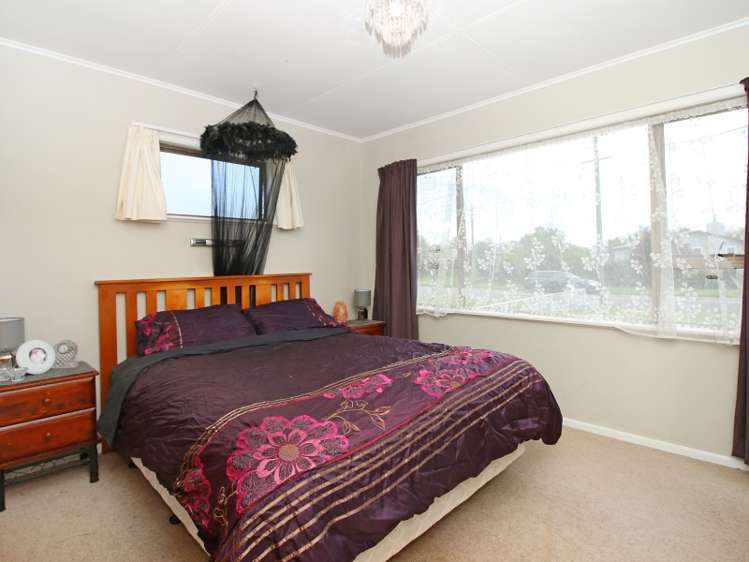 19 Churchill Avenue Feilding_9