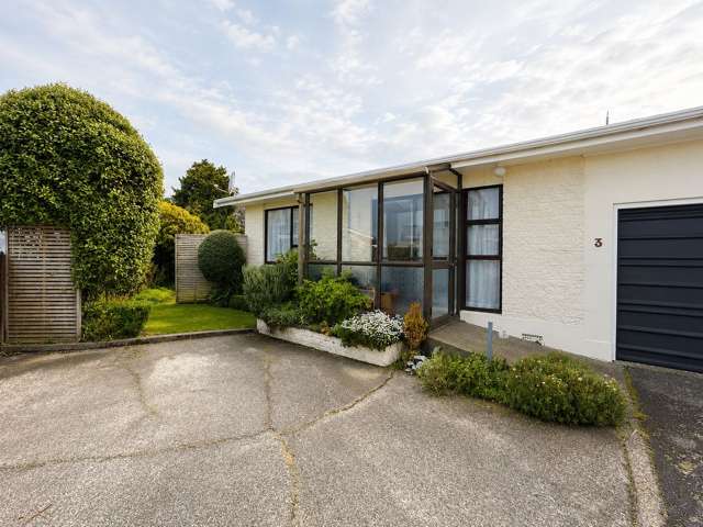 Tidy 2-Bedroom Home in Hawthorndale