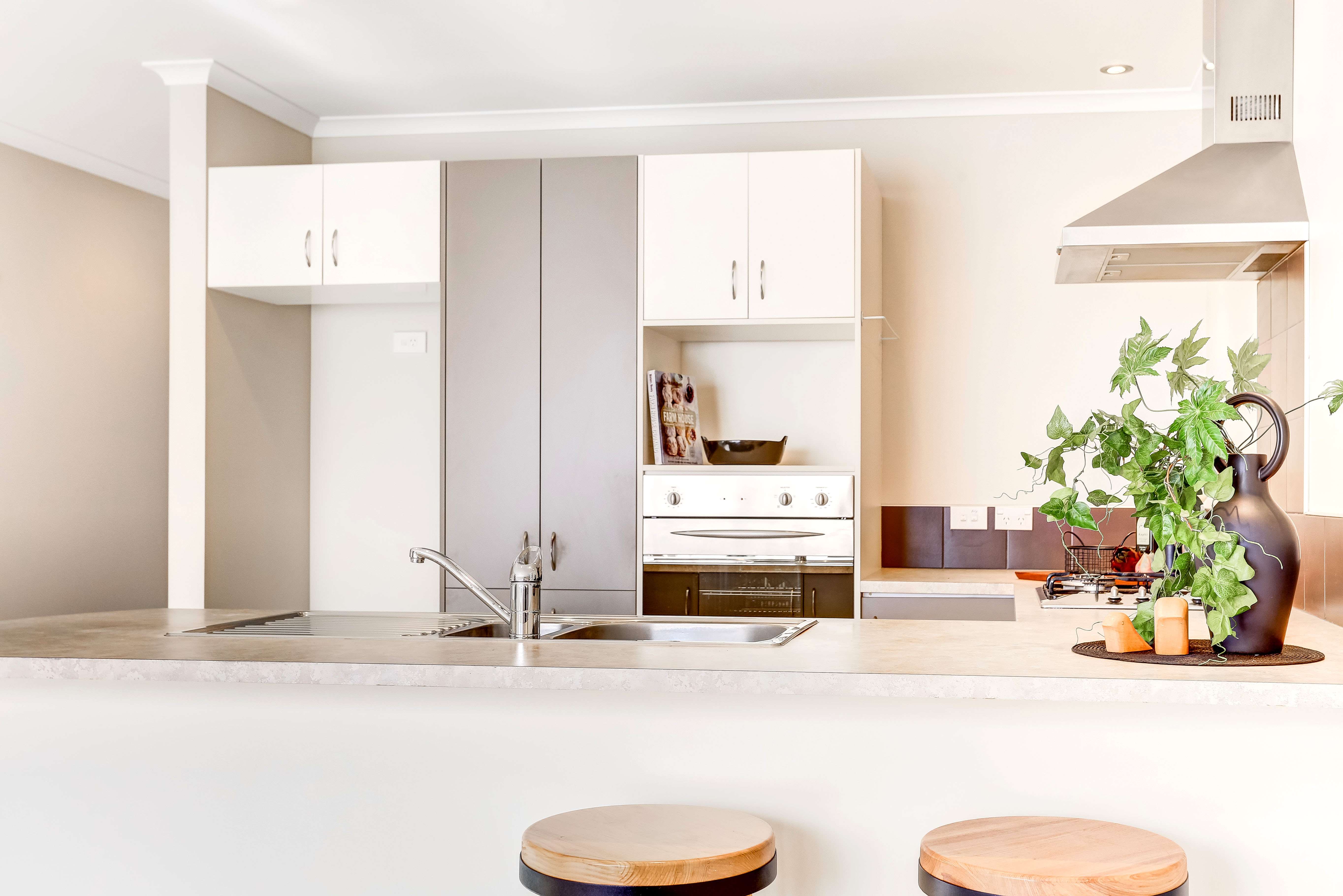 Renee' And Michael Whanganui Real Estate Whanganui, 40 OFF