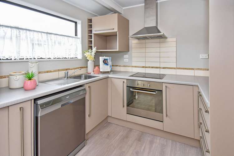 2/28 Gloucester Road Manurewa_5