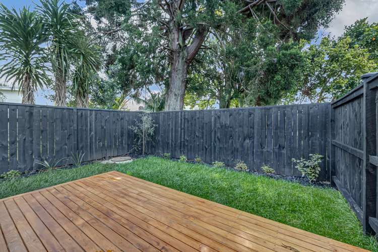 6,7&10/47 Beach Road Te Atatu Peninsula_11