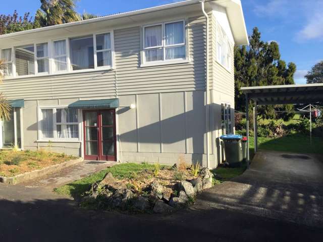 CUTE ONE BEDROOM, DOWNSTAIRS HOME WITH CARPORT