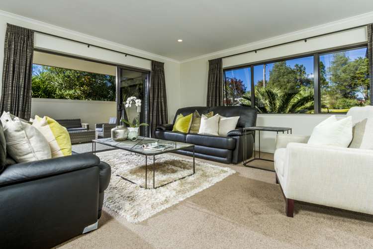 8 Oscar Road Greenhithe_28