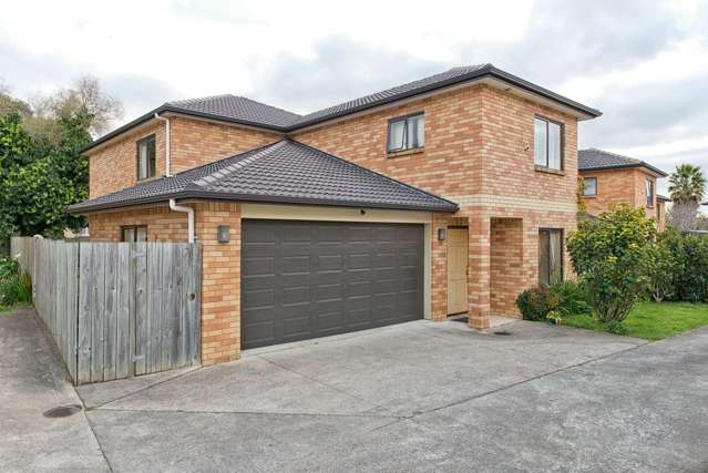 Spacious, Semi-Furnished Home in Manurewa - Available NOW!