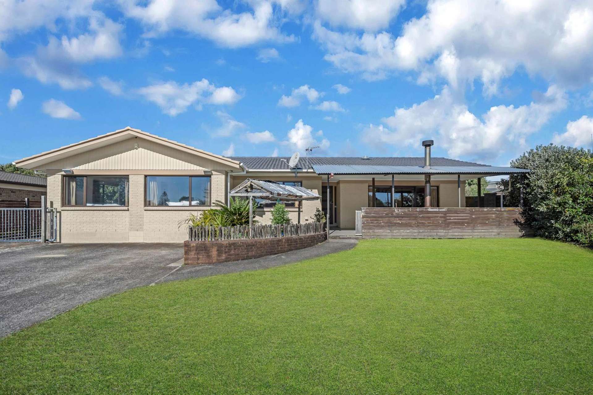 8 Papatahi Place Henderson_0