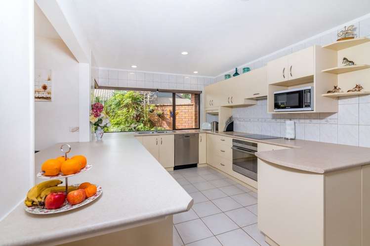 25b Beach Road Pahurehure_8