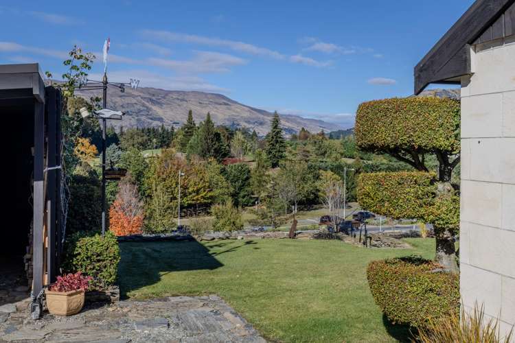 6B Mount Iron Drive Wanaka_15