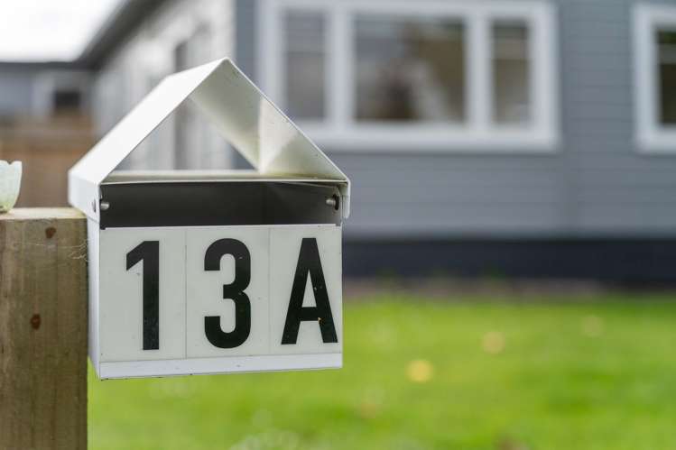 13 & 13A Lee Road Hannahs Bay_14