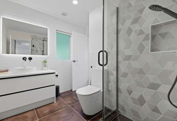 31 Regis Lane Flat Bush_16