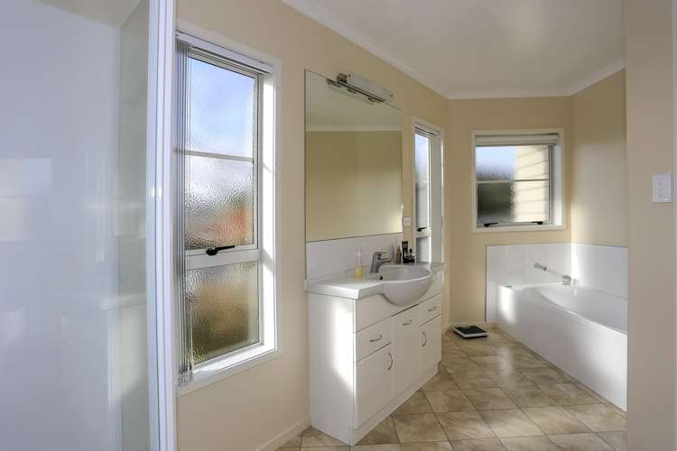 35 Upland Street Brookfield_9